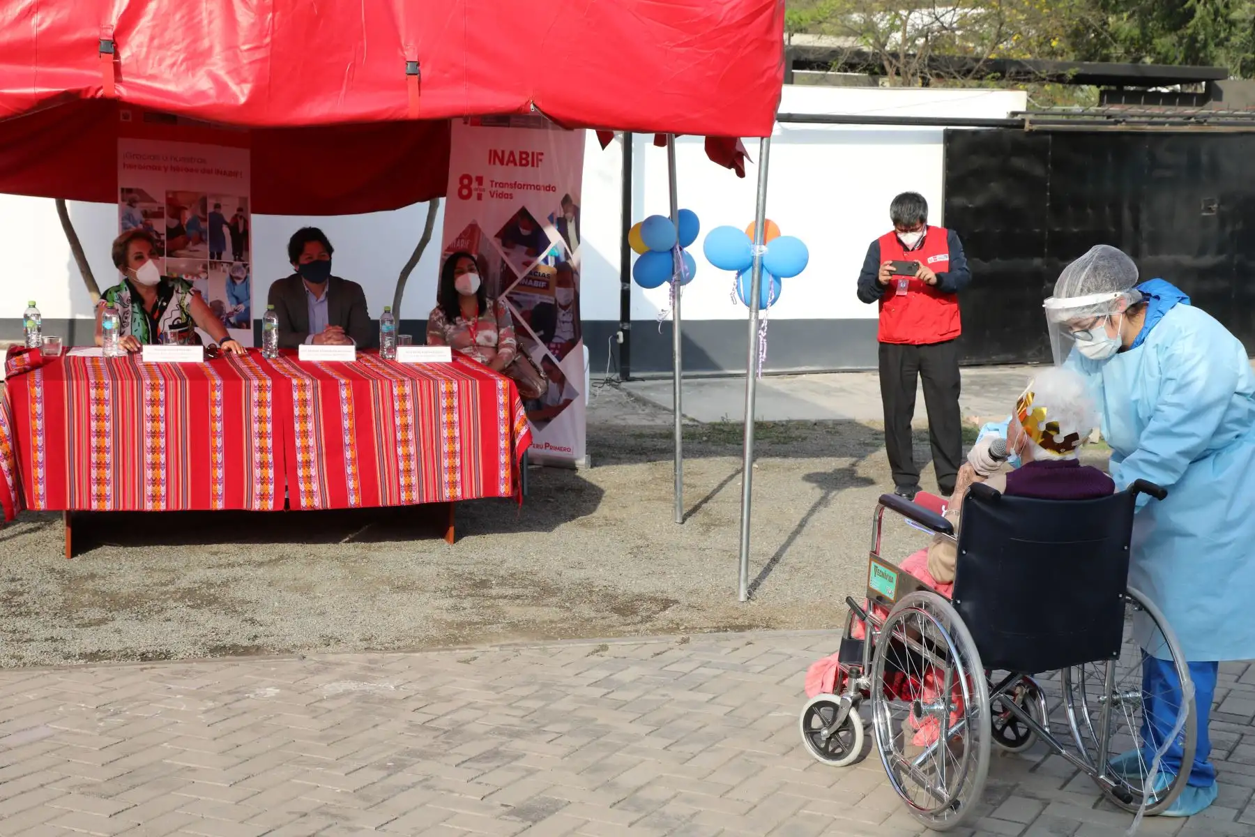La ministra de la Mujer y Poblaciones Vulnerables, Rosario Sasieta, participó en la inauguración del Servicio de Refugio Temporal para Personas Adultas Mayores (PAM), en La Molina, donde se atenderá a los PAM que se encuentren en desprotección familiar o riesgo social. Foto: MIMP