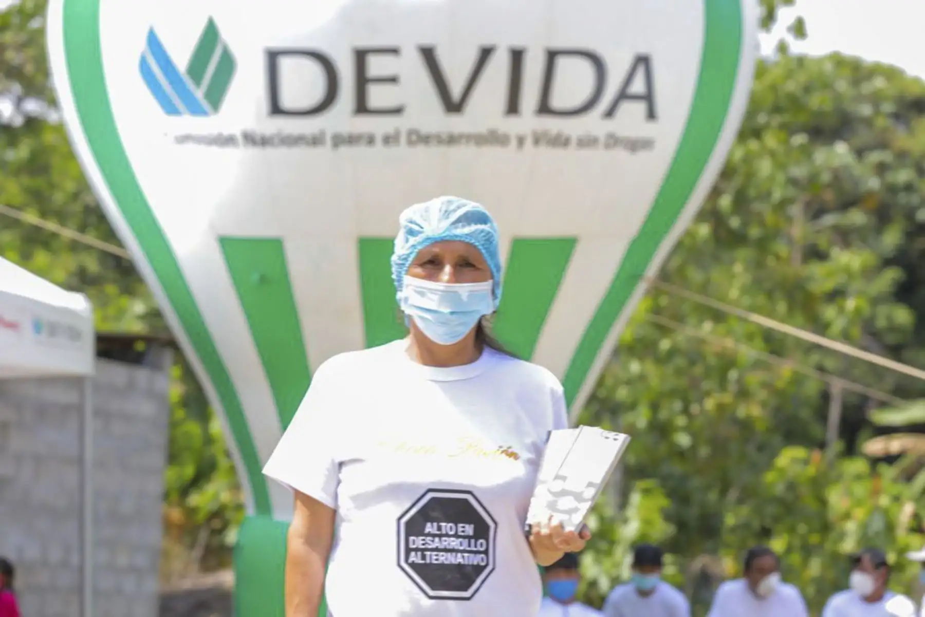 Con la finalidad de fortalecer el valor agregado a los granos de cacao, la Comisión Nacional para el Desarrollo y Vida sin Drogas (Devida) inició con la entrega de módulos de procesamiento de manteca de cacao y polvo de cacao a dos organizaciones productoras de la provincia de Leoncio Prado (Huánuco), en beneficio de 505 familias socias productoras. Foto: Devida