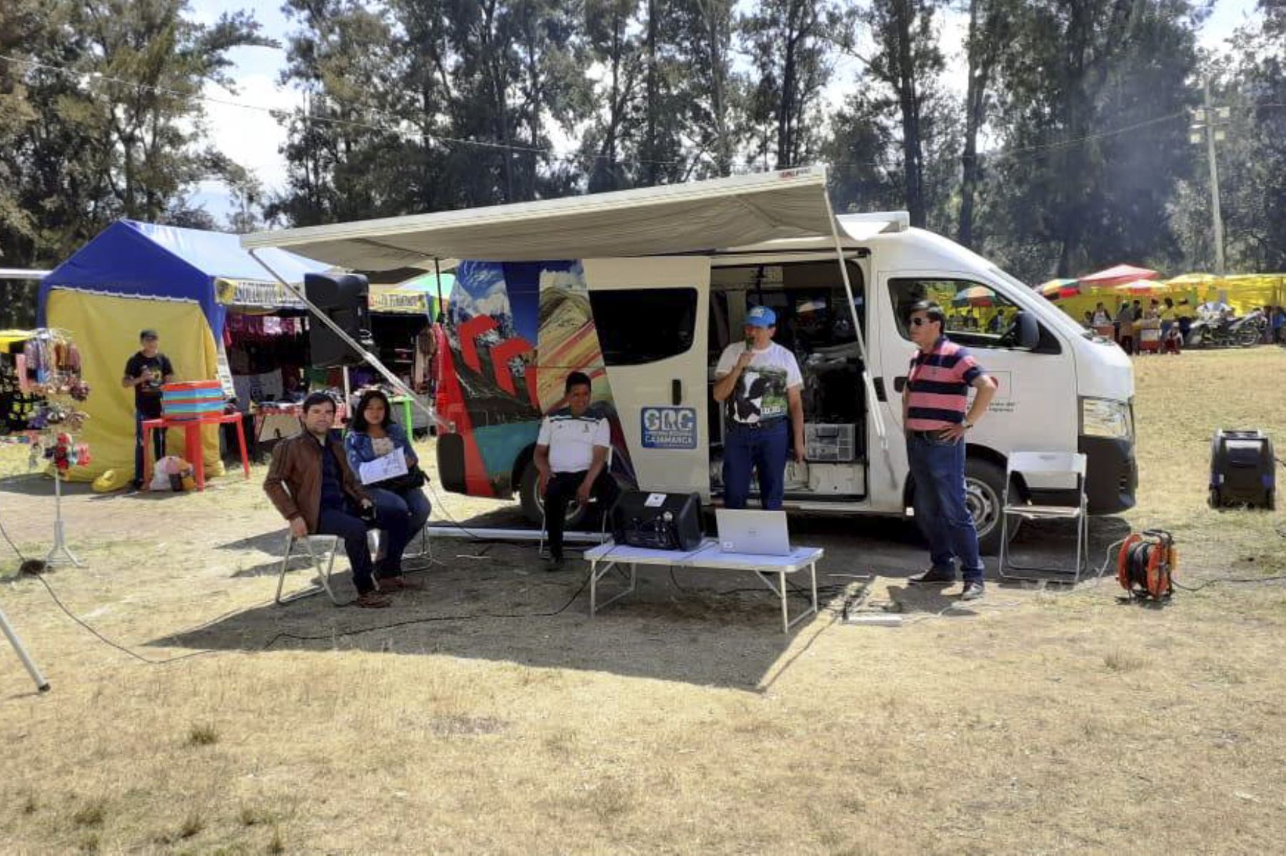 Una unidad móvil equipada con un proyector, pantalla móvil, sistema de sonido, micrófono para la proyección de videos de los atractivos de Cajamarca. Foto: ANDINA/Difusión