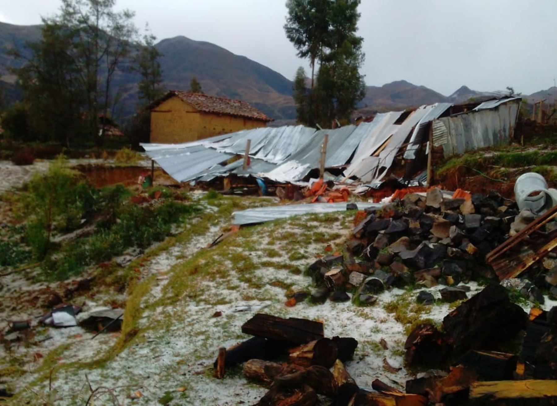 La caída de granizo en la sierra de Áncash causó daños en viviendas y zonas agrícolas de tres distritos de esa región, informó el COER. ANDINA/Difusión