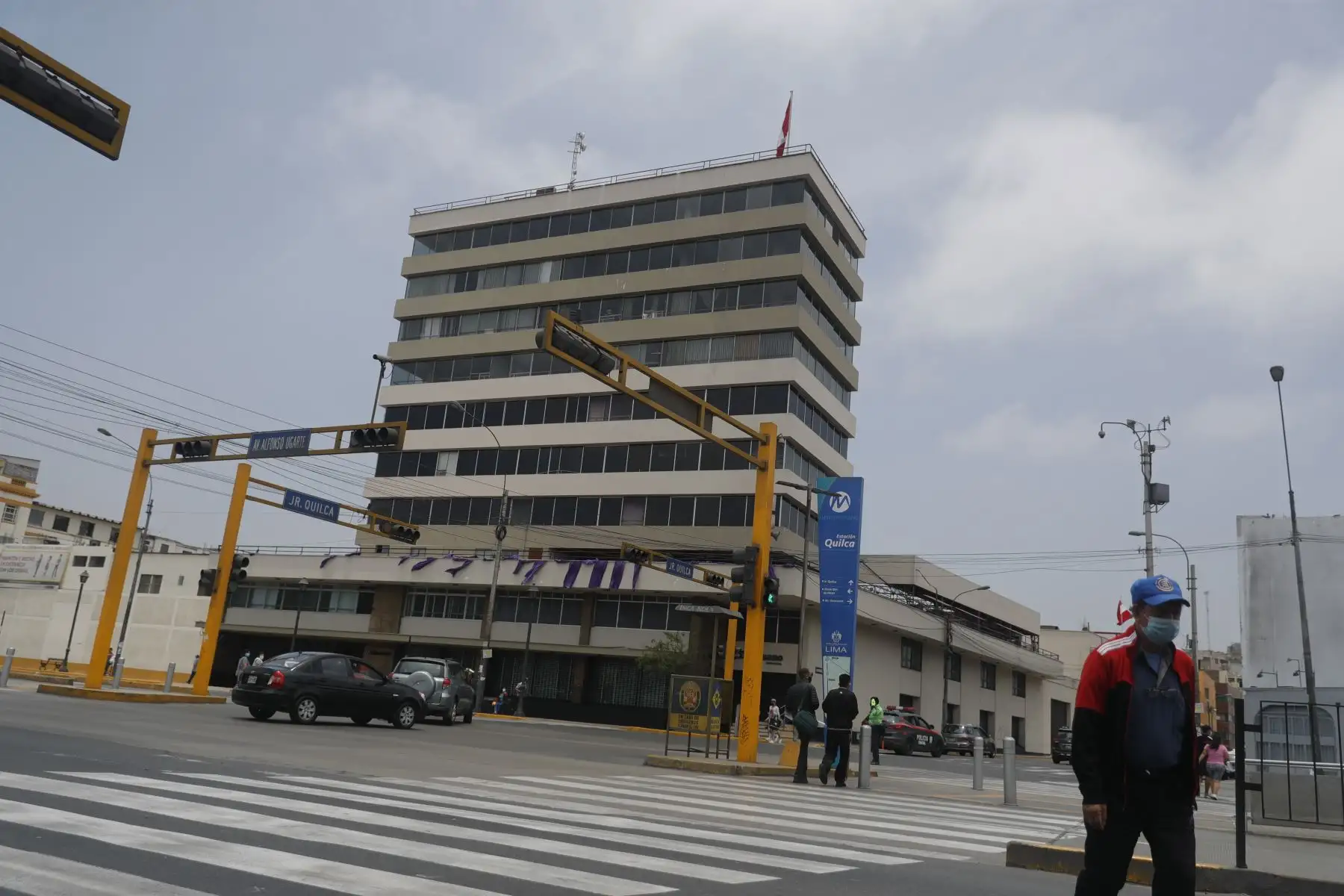 Av. Alfonso Ugarte esta mañana. Un día como hoy, 28 de octubre, la procesión del Señor de Los Milagros estaría realizando su recorrido por esta principal avenida. Foto: ANDINA/Renato Pajuelo