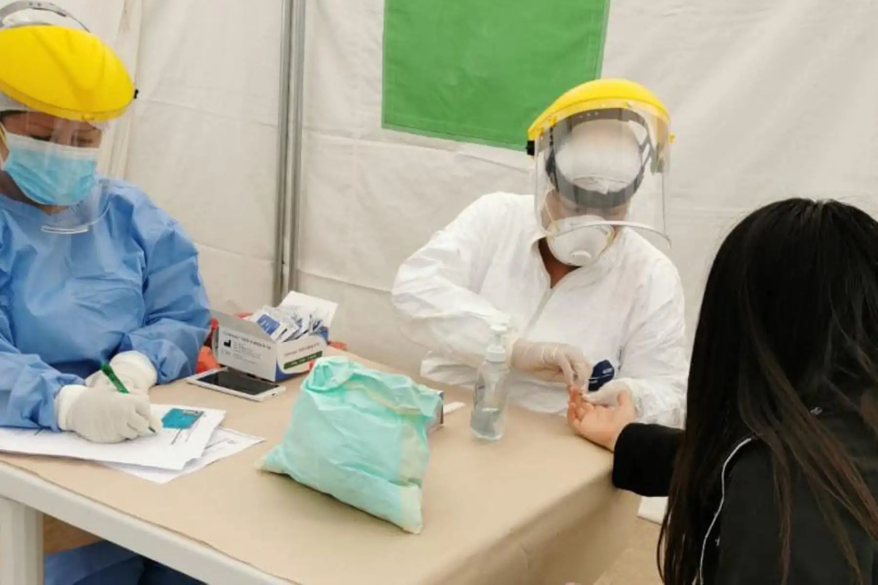 También se han registrado parcialmente los resultados de 1,836 casos confirmados por covid-19 de los siete días anteriores. Foto: ANDINA/Minsa
