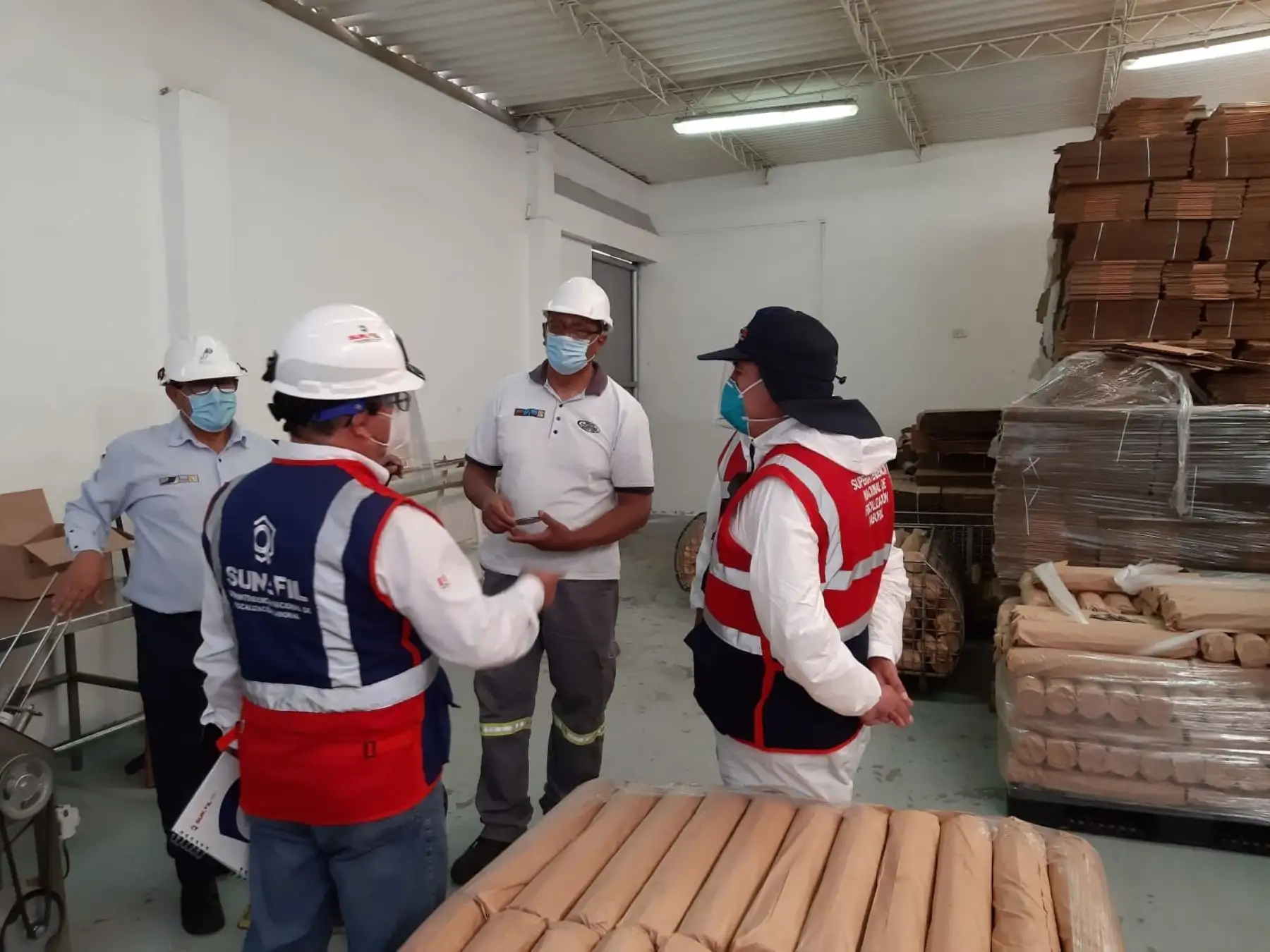 Inspectores de Sunafill. Foto: ANDINA/difusión.