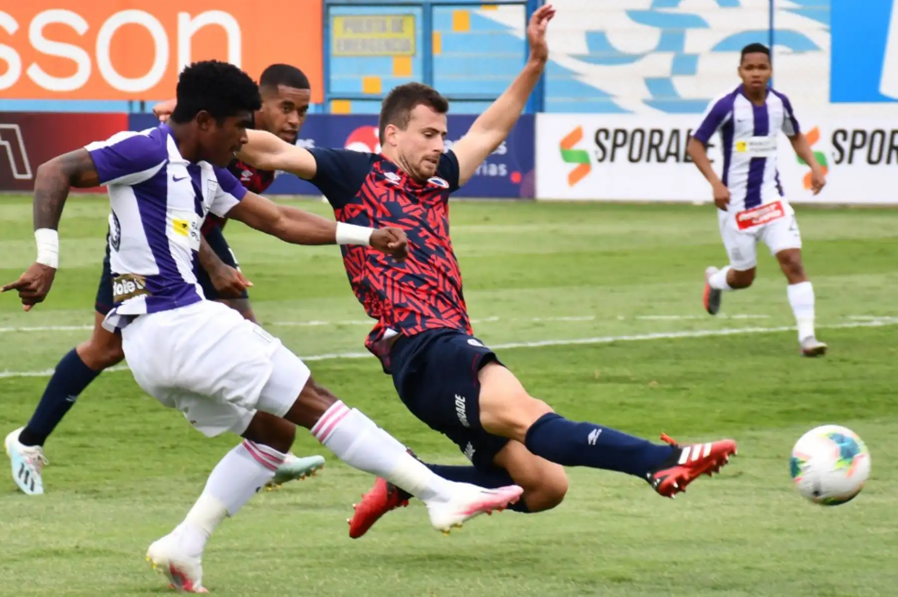 Deportivo Municipal derrotó 2 a 0 a Alianza Lima en el estadio Alberto Gallardo.

Foto: Liga 1 FPF