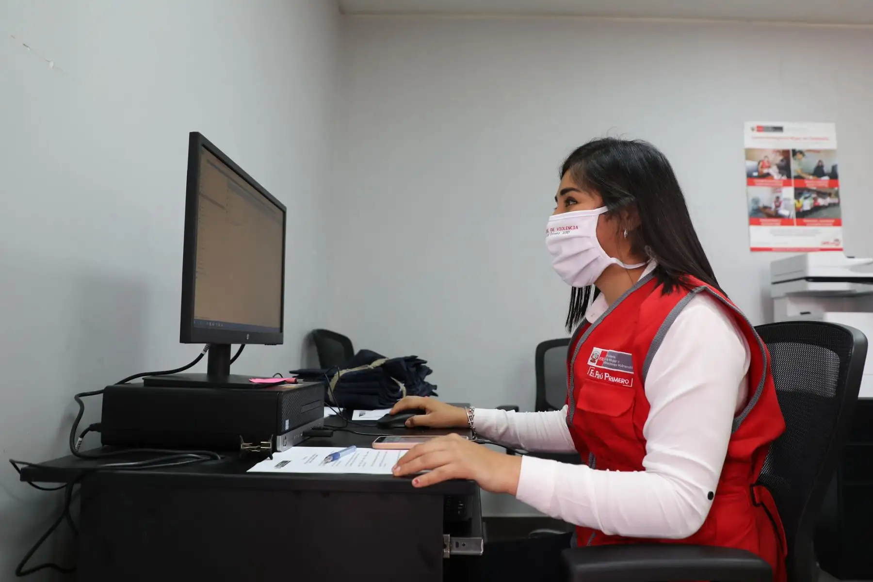 La ministra de la Mujer y Poblaciones Vulnerables, Rosario Sasieta Morales, inauguró el Centro Emergencia Mujer Comisaría PNP Sunampe, que está ubicado en Chincha. Con este local, que atenderá a mujeres y grupo familiar víctimas de violencia, se han abierto ocho nuevos CEM en comisarías en lo que va del año. Foto: Mimp