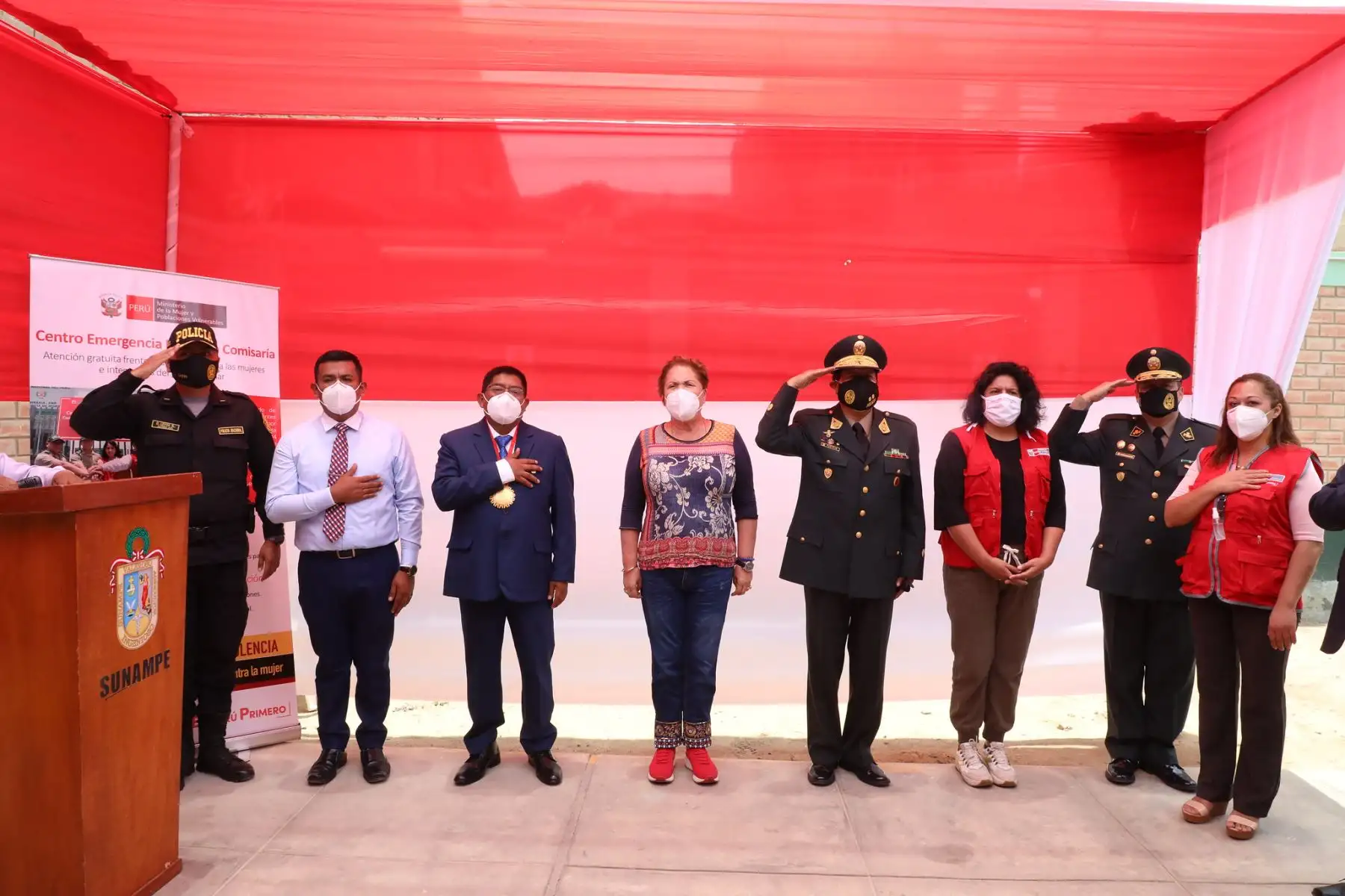 La ministra de la Mujer y Poblaciones Vulnerables, Rosario Sasieta Morales, inauguró el Centro Emergencia Mujer Comisaría PNP Sunampe, que está ubicado en Chincha. Con este local, que atenderá a mujeres y grupo familiar víctimas de violencia, se han abierto ocho nuevos CEM en comisarías en lo que va del año. Foto: Mimp