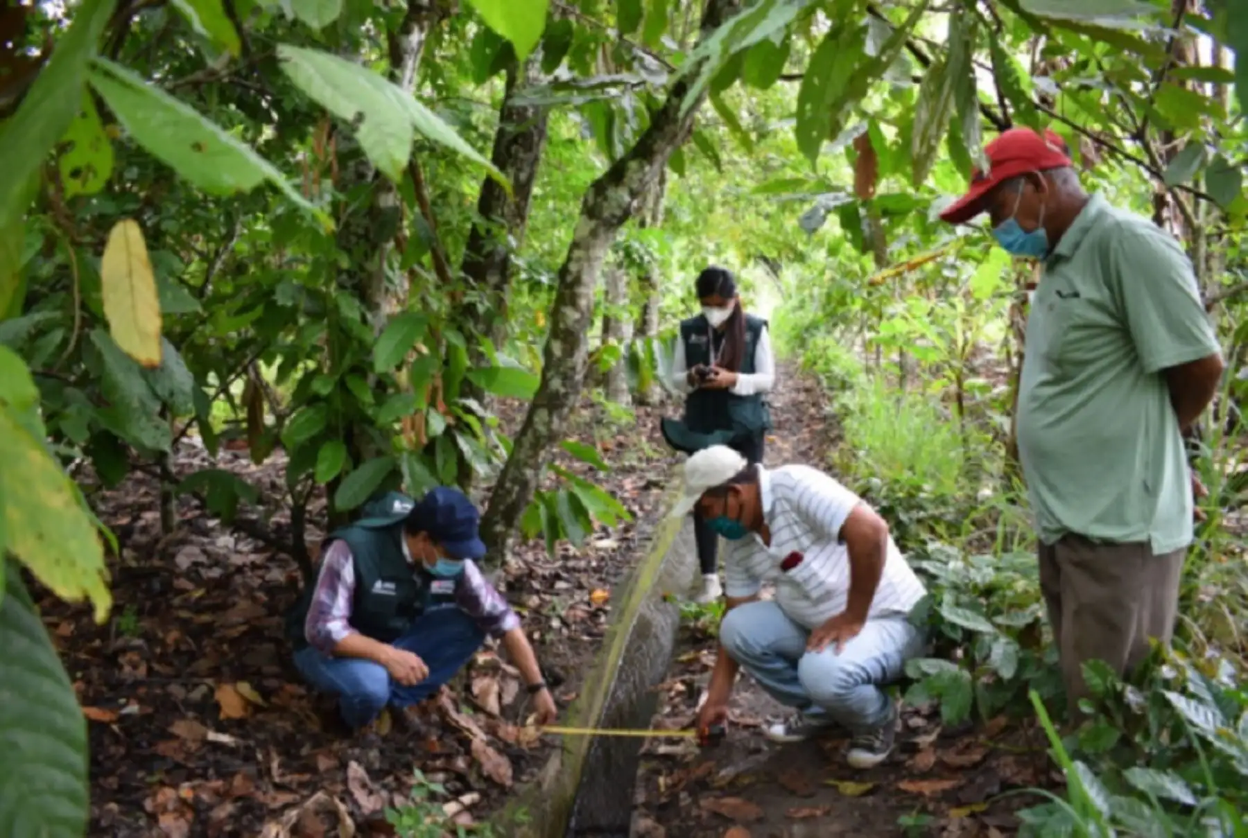 El Ministerio de Agricultura y Riego (Minagri), a través de la Autoridad Nacional del Agua (ANA), actualiza el inventario de la infraestructura hidráulica en el sector hidráulico menor Urubamba Vilcanota baja. Foto: Minagri/ANA