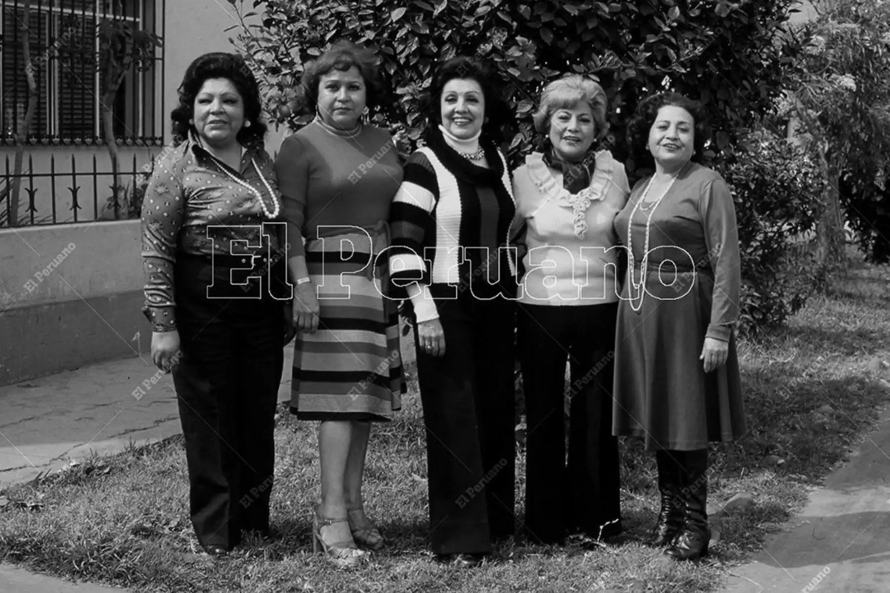 Lima - 28 de octubre 1978 / Las cinco grandes cantantes del criollismo: Esther Granados, Delia Vallejos, Alicia Lizárraga, Jesús Vásquez y Eloísa Angulo. Foto: Archivo Histórico de El Peruano