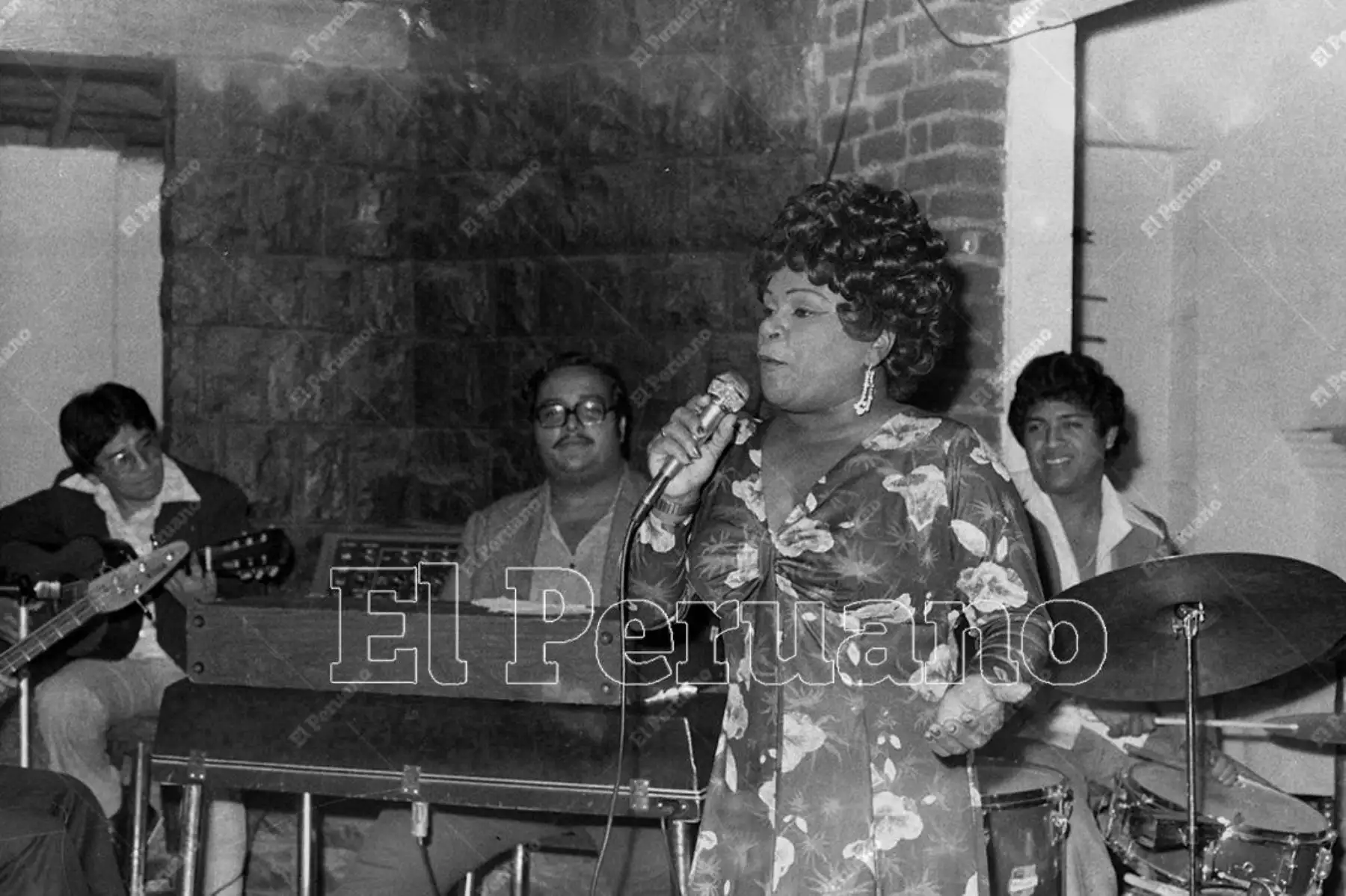 Lima - 8 setiembre 1978 / Lucila Campos en la peña criolla "La Palizada". Foto Archivo Histórico de El Peruano / José Risco