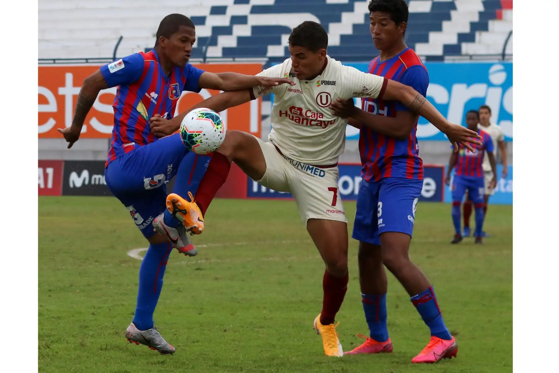 Universitario de deportes gano 1 a 0 a  Alianza UDH, en partido  por la fecha 2 de la fase 2 de la Liga 1, en el estadio Iván Elías Moreno de Villa el Salvador. Foto:ANDINA/ Liga 1