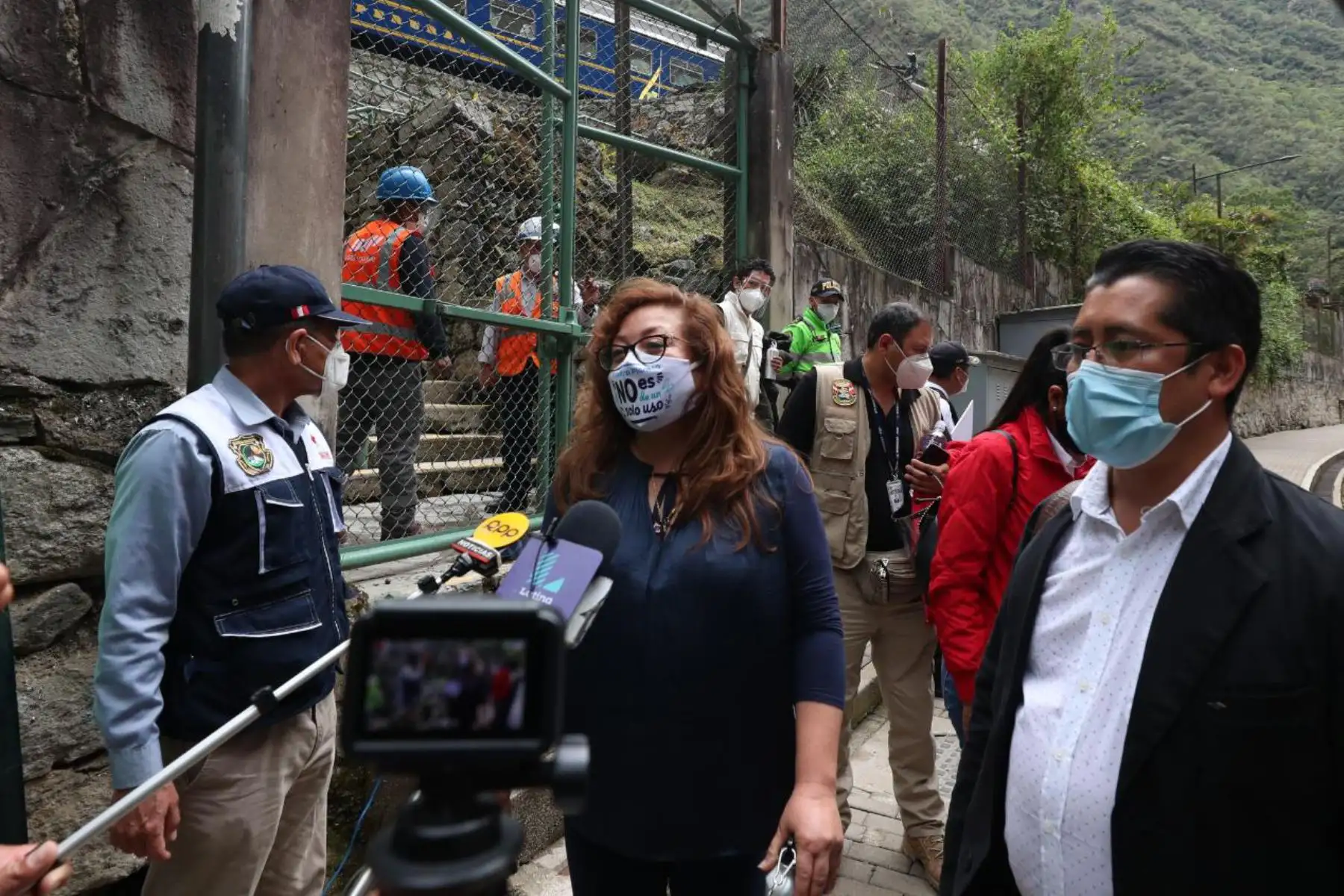 La Ministra de Ambiente Kirla Echegaray y el alcalde Darwin Baca, supervisaron las acciones sostenibles realizadas en la planta de valorización, en el distrito de MachuPicchu. Foto:ANDINA/ Minam