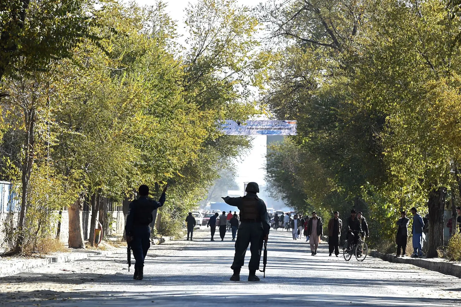 Al menos 19 muertos por disparos en universidad de Kabul, en Afganistán. Personal de seguridad toma control de la zona. Foto: AFP