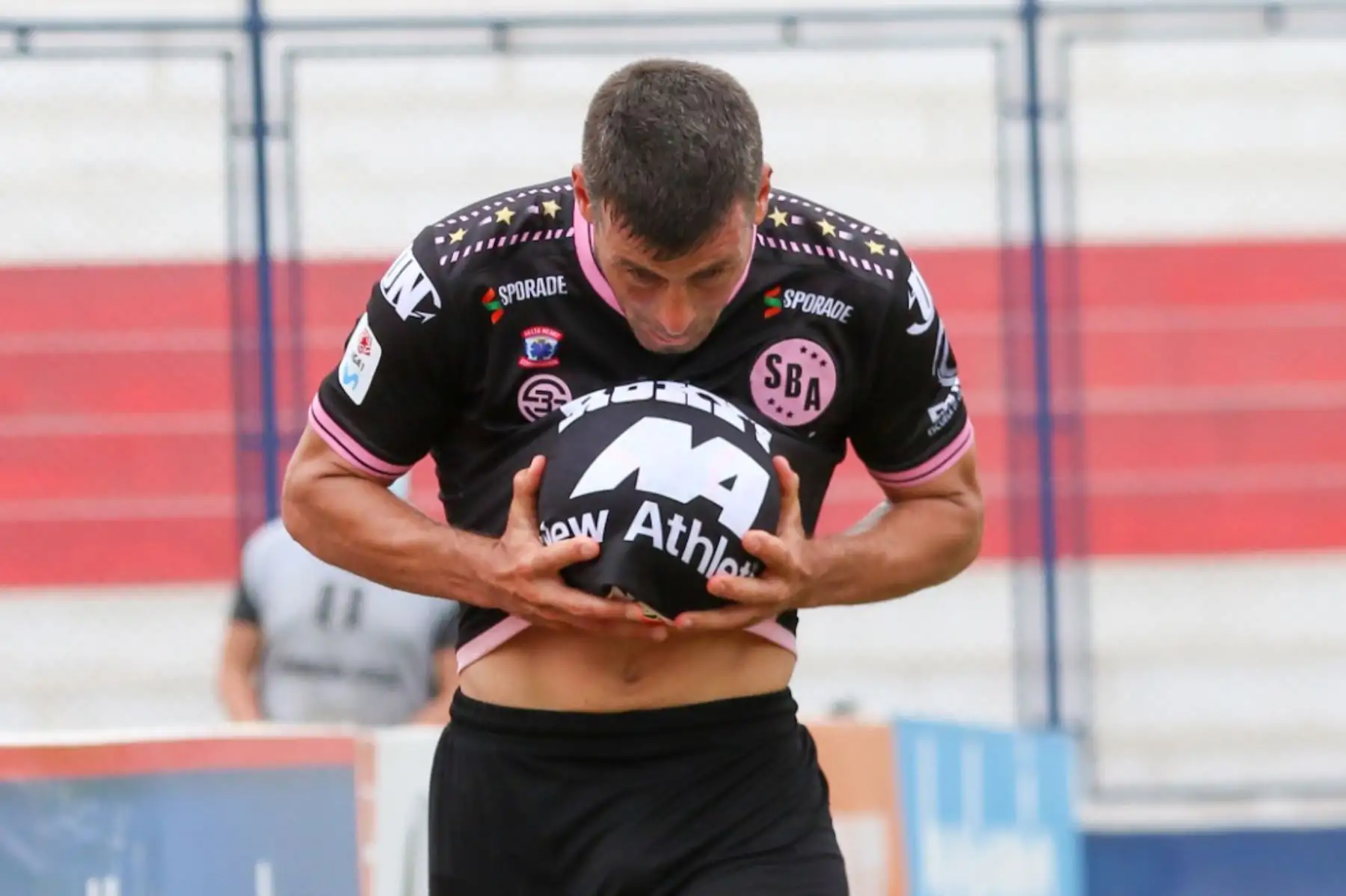 Sebastián Penco del Sport Boys celebra tras anota ante Cusco FC por la tercera fecha de la Fase 2 de la Liga 1, en el estadio Iván Elías Moreno. Foto: Liga 1
