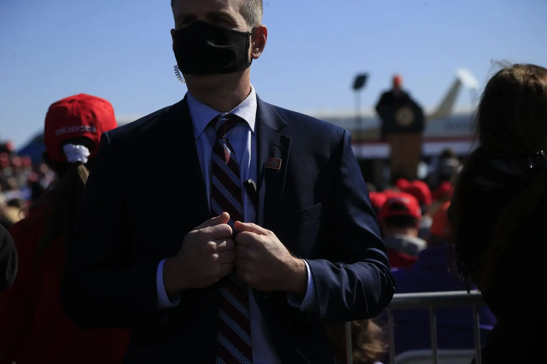 El presidente de los Estados Unidos, Donald Trump, pronuncia un discurso durante un mitin de campaña en el Aeropuerto Regional de Fayetteville, Carolina del Norte. 
Foto: AFP