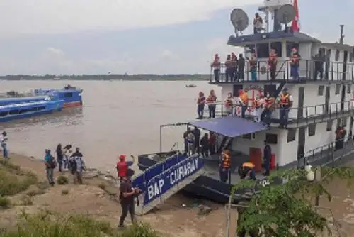 La Marina de Guerra y la Fuerza Aérea del Perú apoyan en las campañas sociales por la Amazonía.