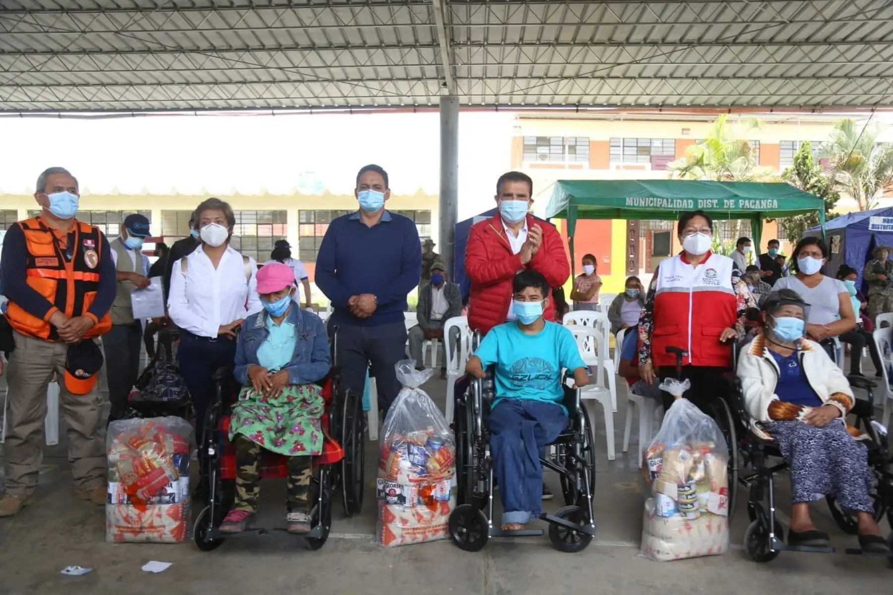Adultos, jóvenes, adultos mayores y personas con discapacidad reciben atención durante la Operación Tayta desarrollada en el distrito de Chepén, región La Libertad. Foto: ANDINA/Difusión