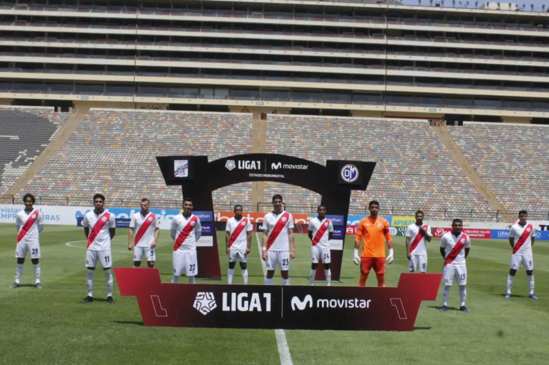 Equipo completo del Deportivo Municipal que juega ante Mannucci por la tercera fecha de la fase 2 de la Liga 1, en el estadio Monumental.
Foto: @LigaFutProf