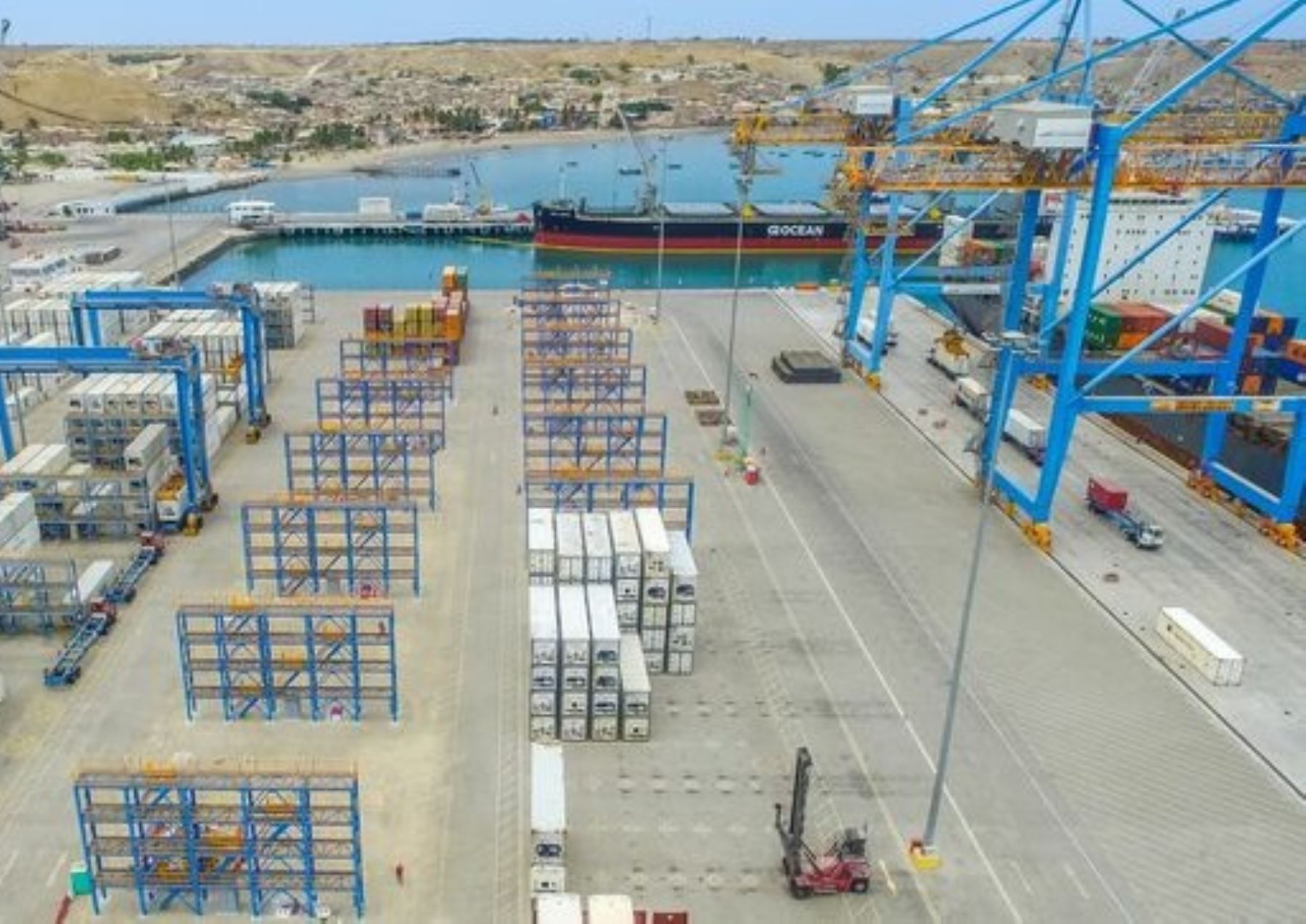 MTC resalta aumento de la capacidad de almacenamiento de contenedores refrigeradosen el puerto de Paita que impulsará la exportación de productos agrícolas.