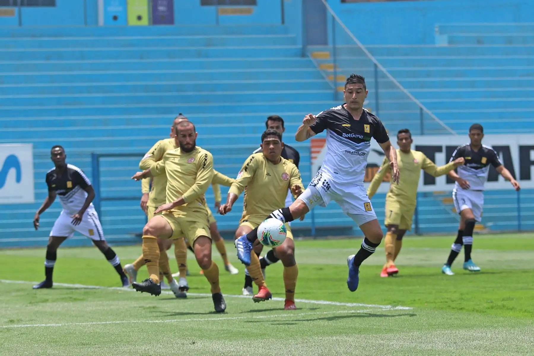 UTC y Cantolao se enfrentan por la tercera jornada de la fase 2 de la Liga 1, en el estadio Alberto Gallardo. Foto: Liga 1