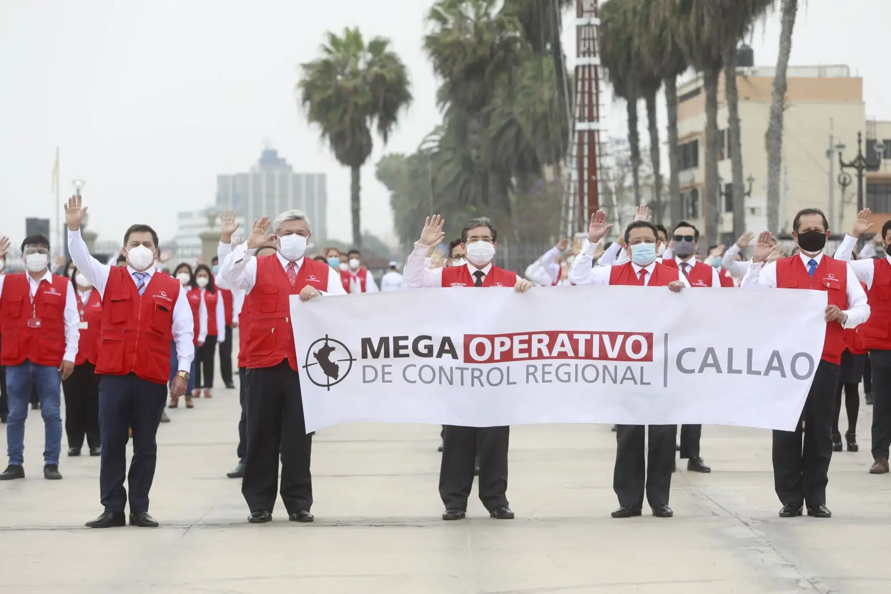 En el marco del Mega Operativo de Control Regional en el Callao, la Contraloría General inició 262 intervenciones, de las cuales 188 corresponden a servicios de control posterior y simultáneo, en 55 entidades públicas con ámbito de acción en la provincia constitucional, a nivel de gobierno nacional, regional y local, poniendo en práctica una nueva estrategia de control gubernamental en la lucha contra la corrupción y la inconducta funcional, informó hoy el Contralor General, Nelson Shack.

Foto:ANDINA/Contraloría