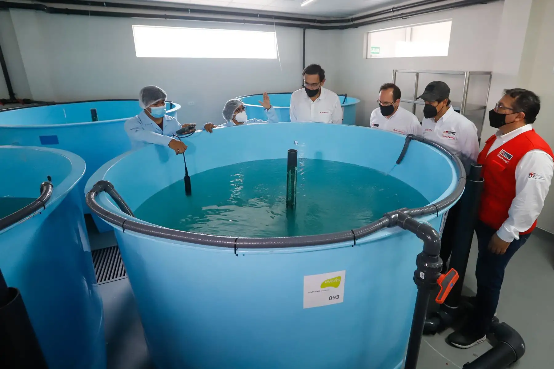 El presidente Martín Vizcarra junto al titular de Producción, Jose Salardi, visita el CITEacuícola Pesquero Ahuashiyacu, centro que impulsa las cadenas productivas acuícolas, mejorando la oferta, productividad y calidad de sus productos. Foto: ANDINA/Prensa Presidencia