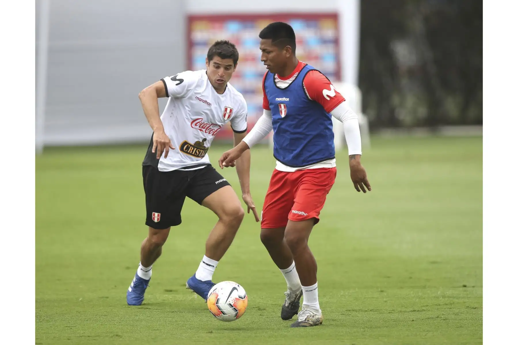 La Selección Peruana entrenó por tercer día para sus partidos contra Chile y Argentina. El entrenamiento se realizó con seleccionados locales en la Videna. Foto: FPF