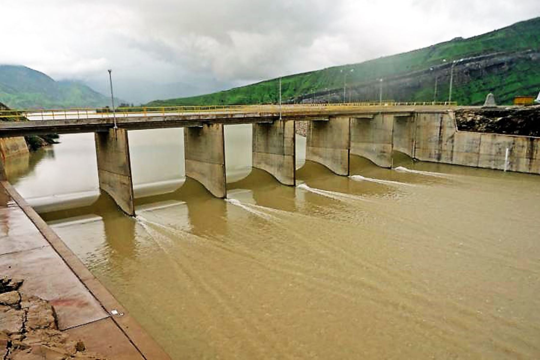 Autoridades de La Libertad plantean ampliar la vigencia de la emergencia por estrés hídrico en el norte del país.