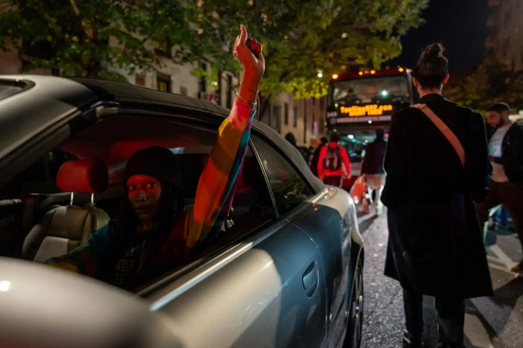 Manifestantes toman las calles porque los resultados de las elecciones presidenciales siguen siendo inciertos en la ciudad de Nueva York. Foto: AFP