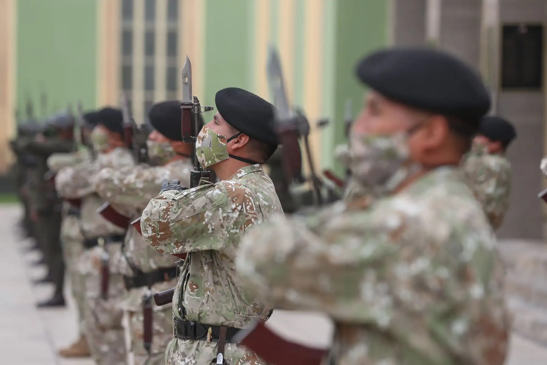 Presidente del Consejo de Ministros Walter Martos participó de la ceremonia por el 204 aniversario del natalicio del coronel Francisco Bolognesi y el día del soldado en la Escuela Militar de Chorrillos.

Foto: ANDINA/PCM
