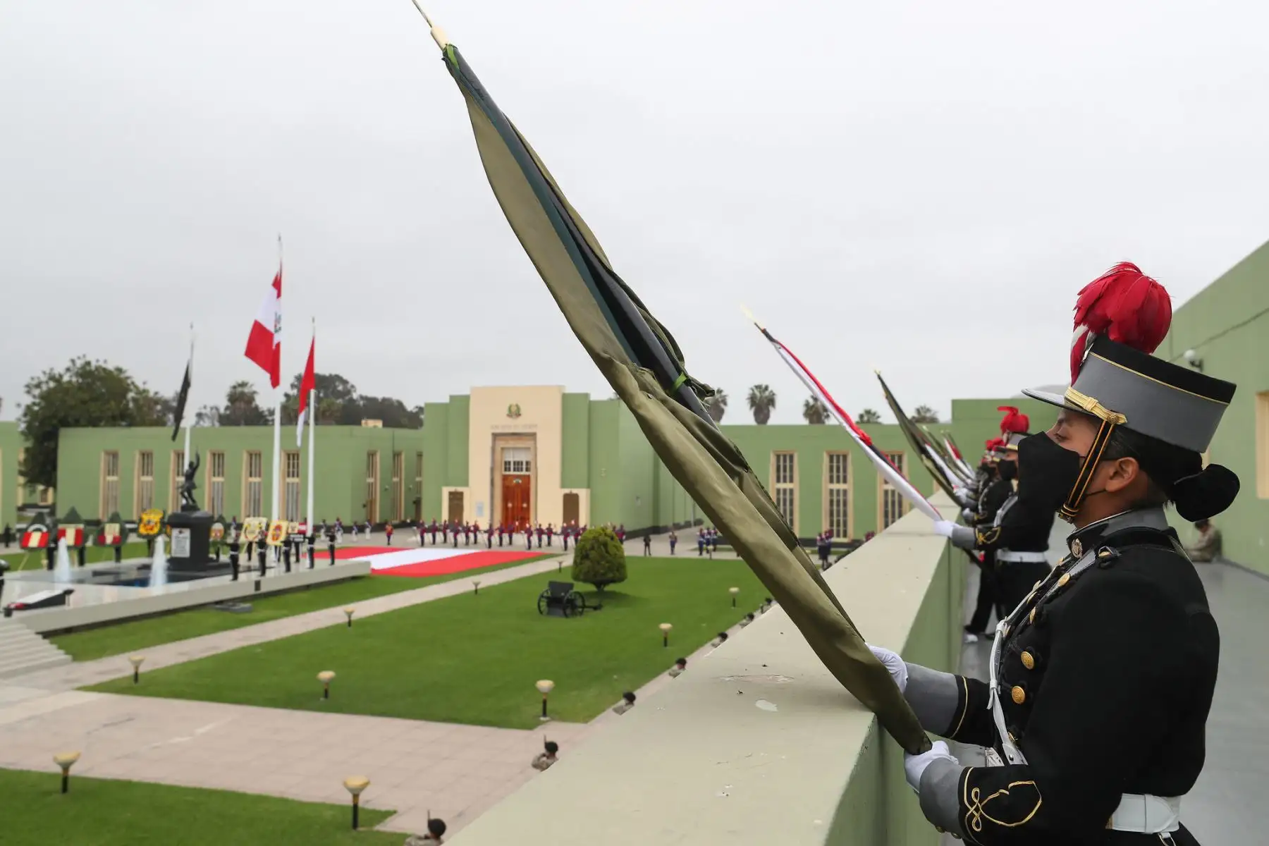 Presidente del Consejo de Ministros Walter Martos participó de la ceremonia por el 204 aniversario del natalicio del coronel Francisco Bolognesi y el día del soldado en la Escuela Militar de Chorrillos.

Foto: ANDINA/PCM