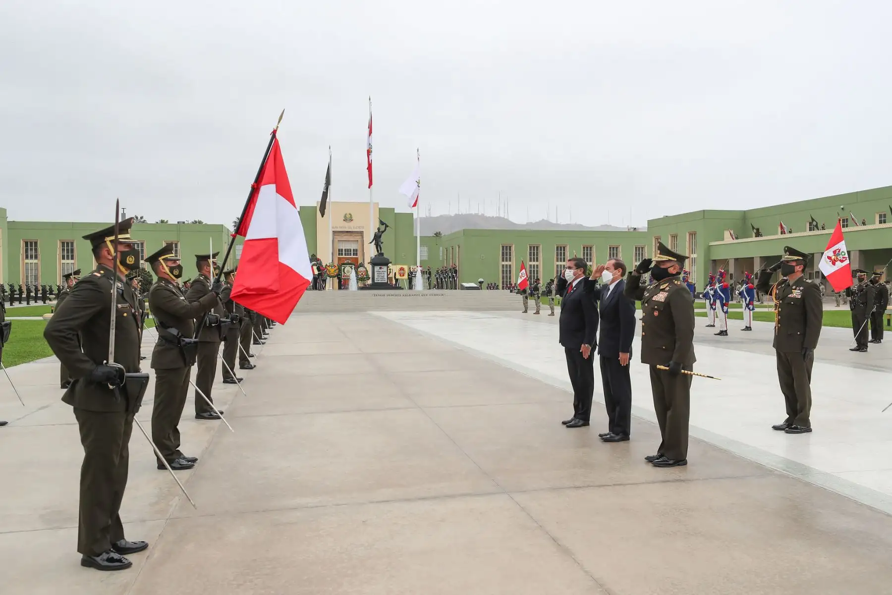 Presidente del Consejo de Ministros Walter Martos participó de la ceremonia por el 204 aniversario del natalicio del coronel Francisco Bolognesi y el día del soldado en la Escuela Militar de Chorrillos.

Foto: ANDINA/PCM