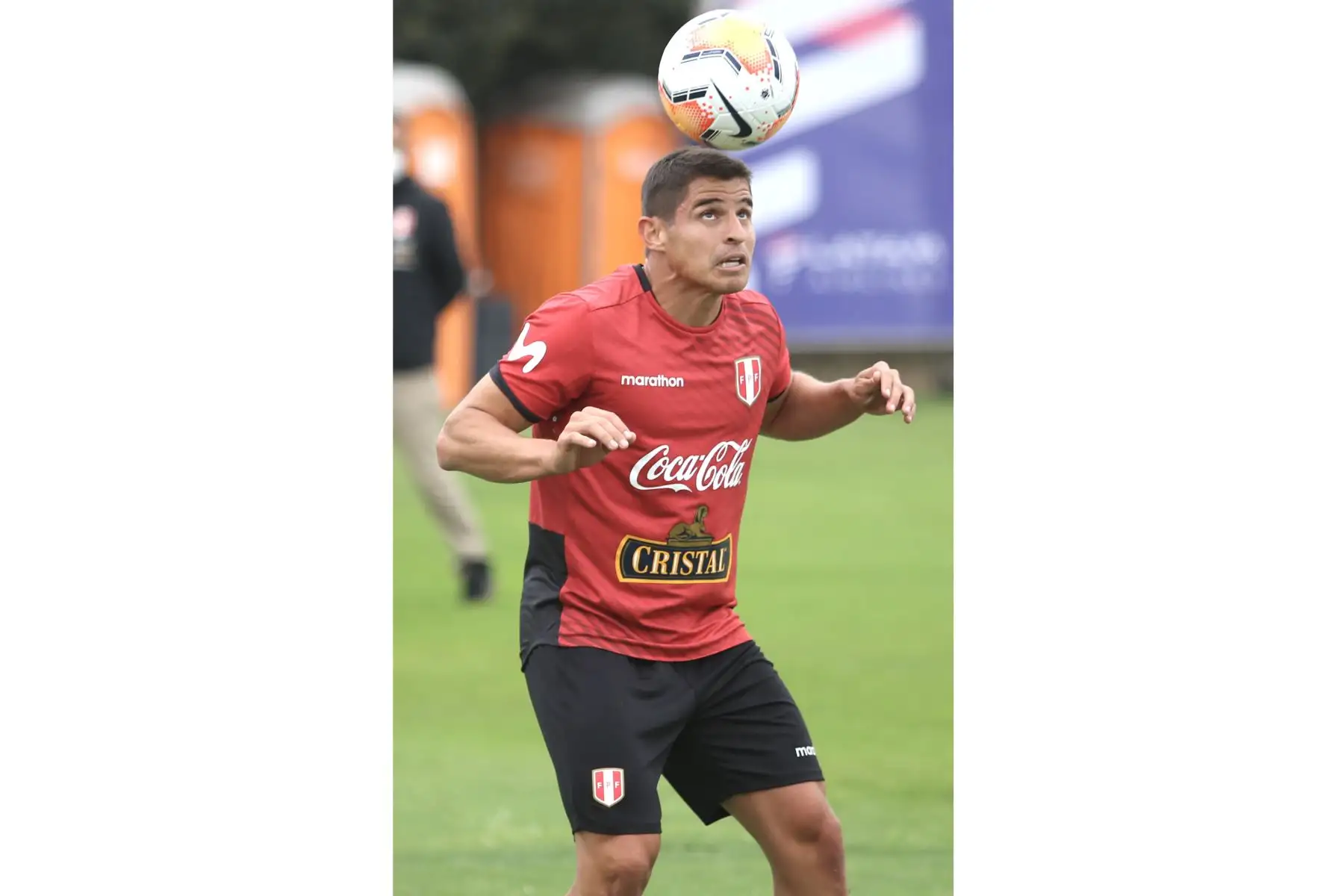 Aldo Corzo en entrenamientos de la Selección Peruana en la Videna FPF, con miras al primer duelo ante la selección de  Chile por las Clasificatorias a Qatar 2022.
Foto: @SeleccionPeru