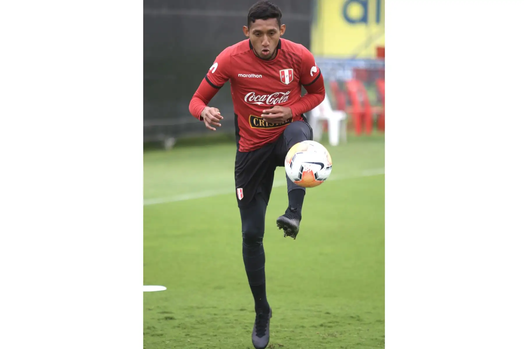 Christofer Gonzales en entrenamientos de la Selección Peruana en la Videna FPF,con miras al primer duelo ante la selección de  Chile por las Clasificatorias a Qatar 2022.
Foto: @SeleccionPeru