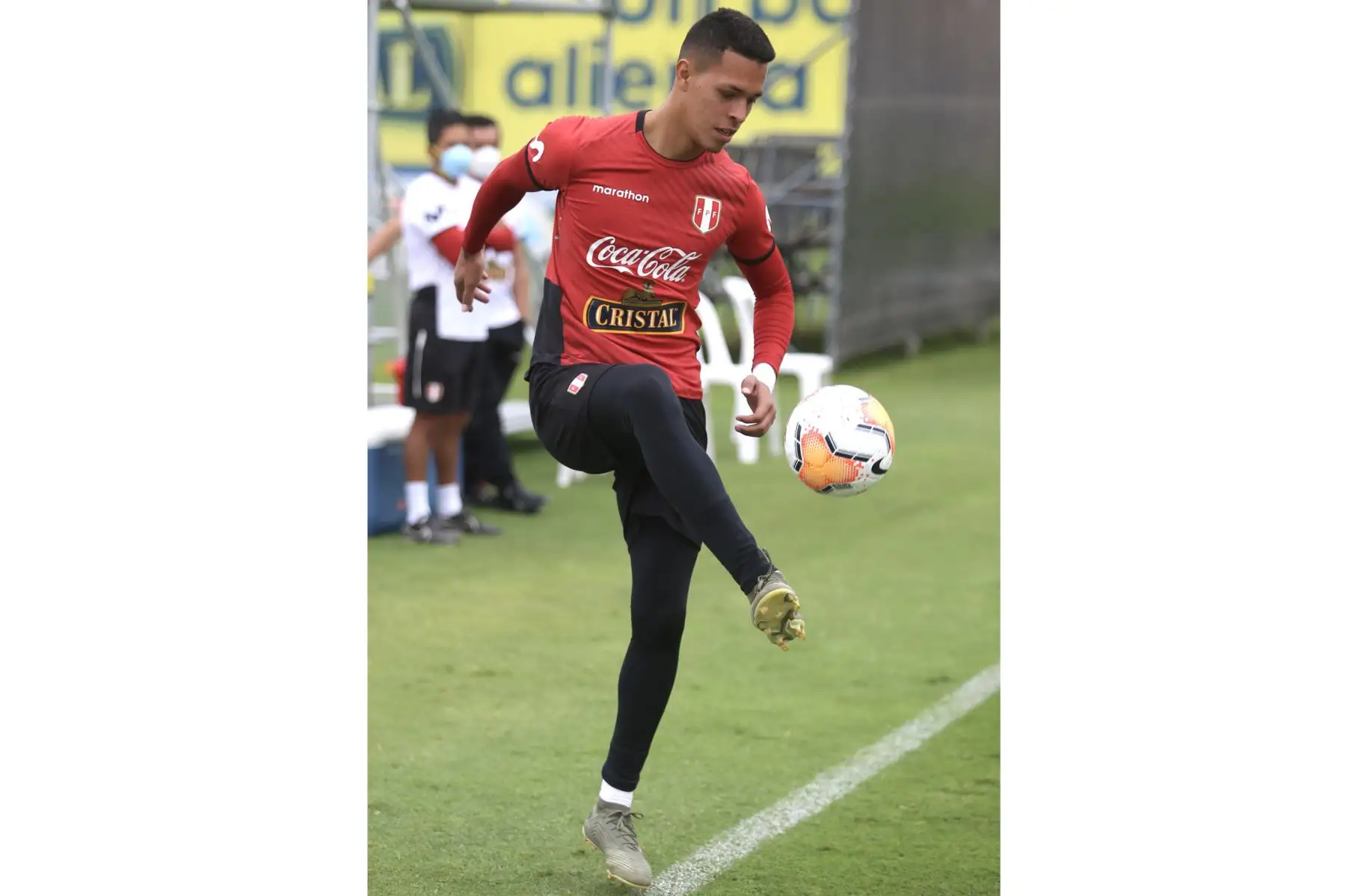 Selección peruana realiza  un nuevo día de entrenamientos en la Videna FPF con miras al primer duelo ante la selección de  Chile por las Clasificatorias a Qatar 2022.
Foto: @SeleccionPeru