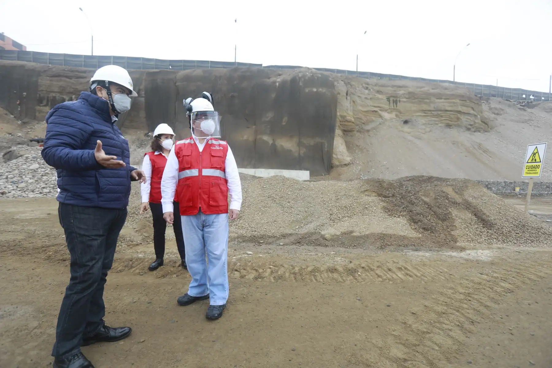 En el marco del Mega Operativo de Control Regional en el Callao, el Contralor General, Nelson Shack, anunció hoy que su institución impulsará el reinicio de los trabajos de construcción de la obra vial paralizada Costa Verde - tramo Callao, a cargo del Gobierno Regional de esta provincia, para su culminación al amparo del Decreto de Urgencia 008-2019 sobre la reactivación de obras paralizadas. Foto: Contraloría