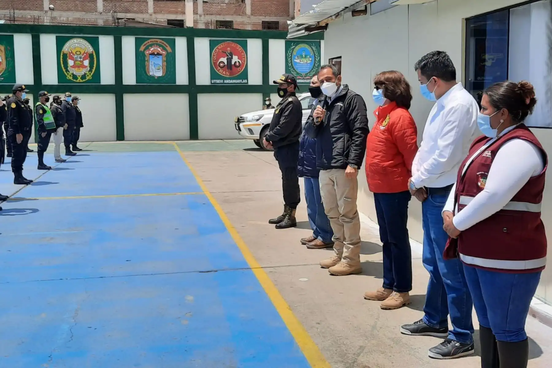 El ministro del Interior, César Gentille y la ministra de Salud , Pilar Mazzetti realizan una visita de inspección en la División Policial Andahuaylas Chincheros.
Foto: Mininter