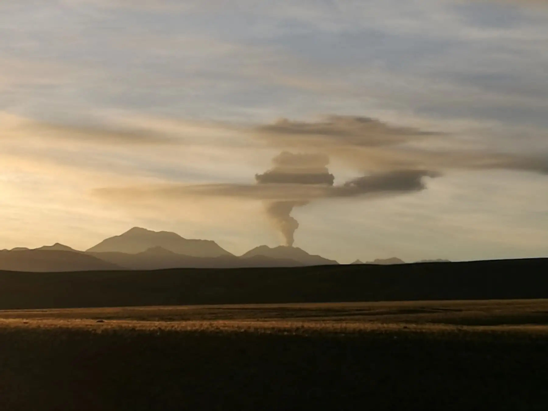 El volcán Sabancaya, considerado el segundo más activo del Perú, cumple cuatro años de proceso eruptivo, iniciado el 6 de noviembre del 2016. Foto: INGEMMET