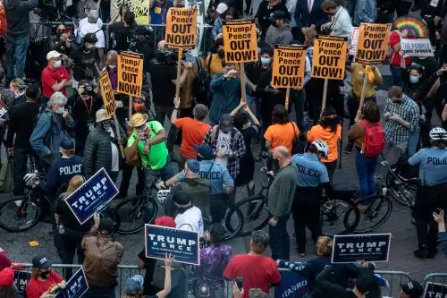 Todas las miradas del país están puestas en el conteo en Filadelfia, donde Biden aventaja a Trump y que de confirmarse su victoria le daría las llaves de la Casa Blanca. Foto: AFP