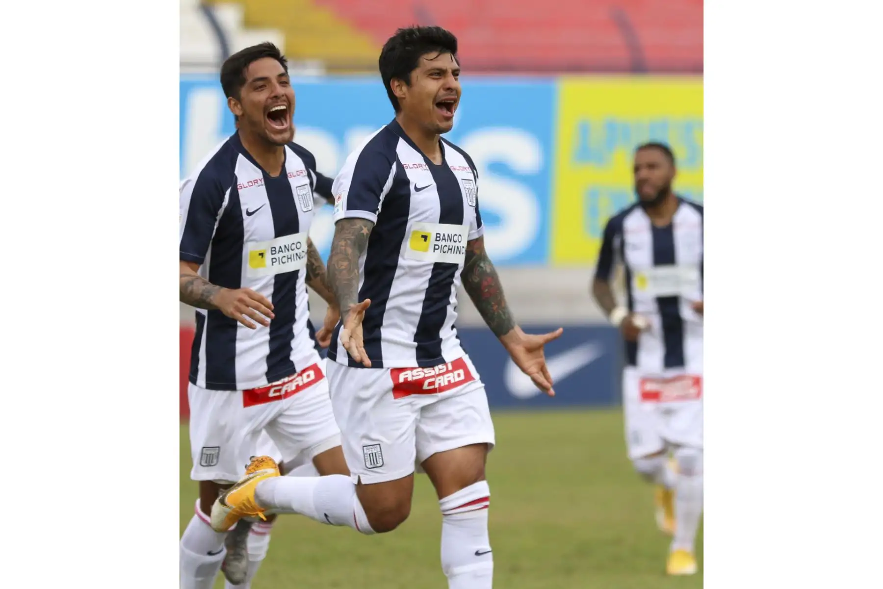 Patricio Rubio celebra tras anotar el 1-0 de Alianza Lima ante Deportivo LLacuabamba por el grupo B de la fase 2. Foto: Liga 1