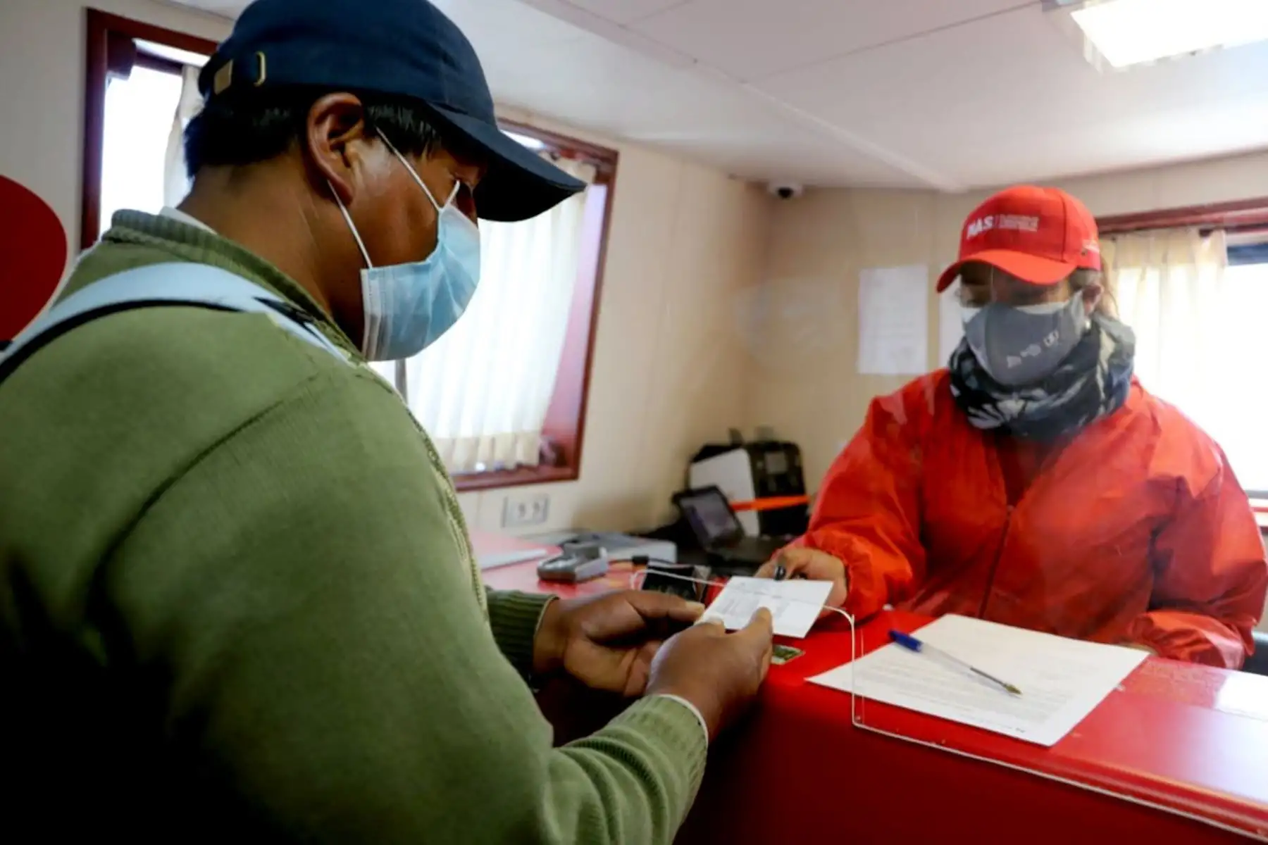 El Midis llega a comunidad aimara acantaya en Puno para brindar atenciones prioritarias a compatriotas, a fin de mitigar el impacto de la pandemia por la COVID-19. Foto: Midis