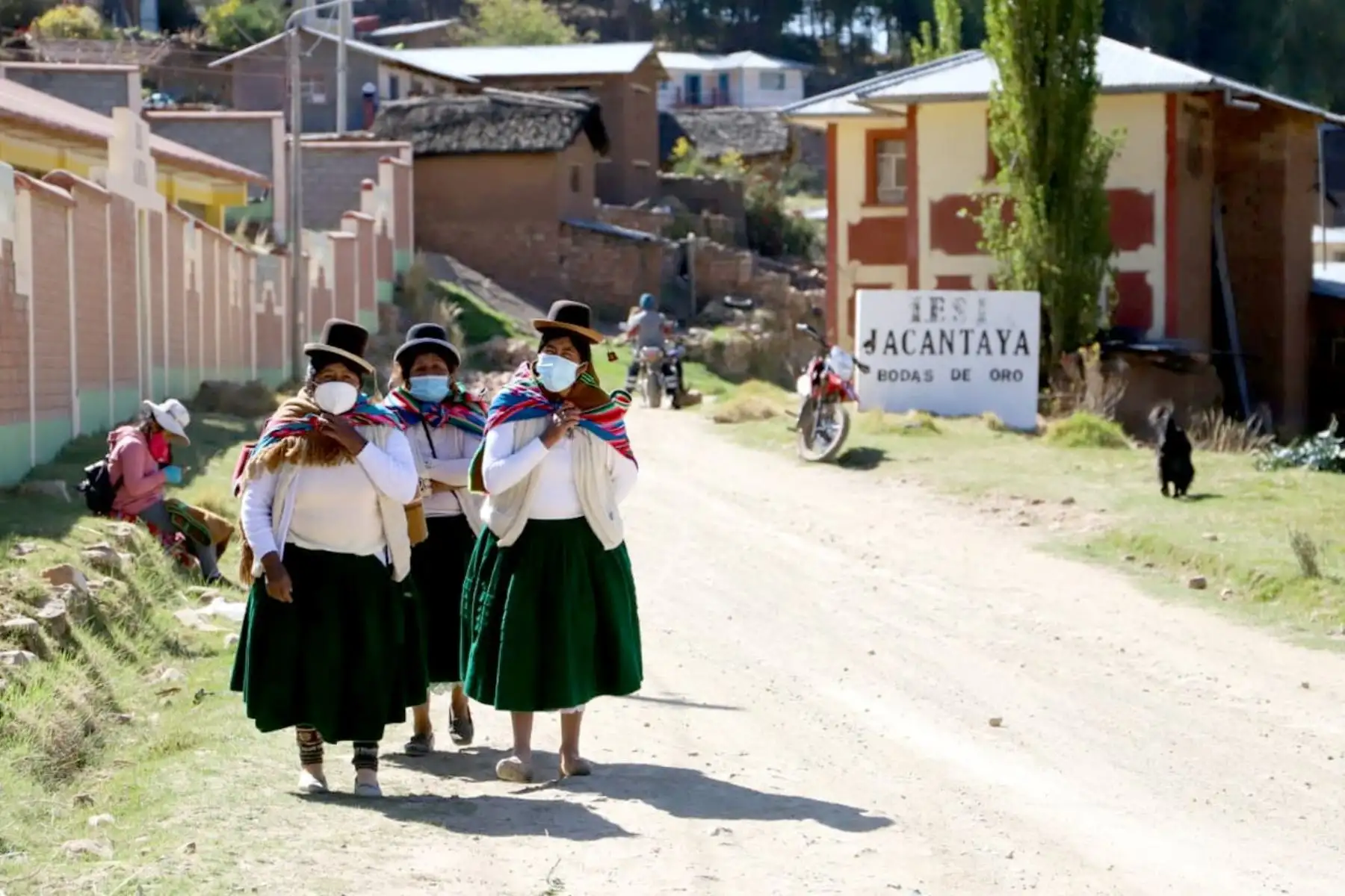 El Midis llega a comunidad aimara acantaya en Puno para brindar atenciones prioritarias a compatriotas, a fin de mitigar el impacto de la pandemia por la COVID-19. Foto: Midis