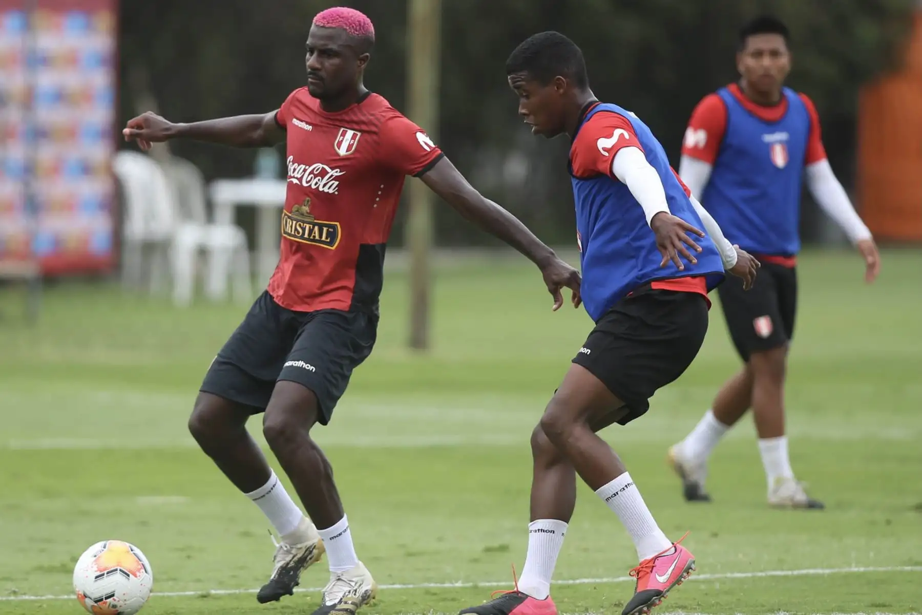 Christian Ramos en entrenamientos de la Selección Peruana en la Videna FPF con miras al primer duelo ante la selección de Chile por las Clasificatorias a Qatar 2022. 
Foto: @SeleccionPeru