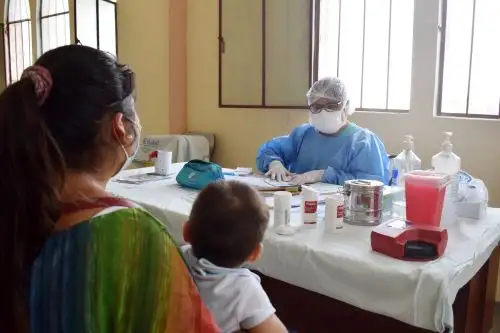 Seguro Social exhorta a la población acudir con prudencia a puestos de vacunación el sábado 7 y domingo 8 y evitar concentraciones masivas para prevenir propagación del covid 19. Foto:ANDINA/Difusión