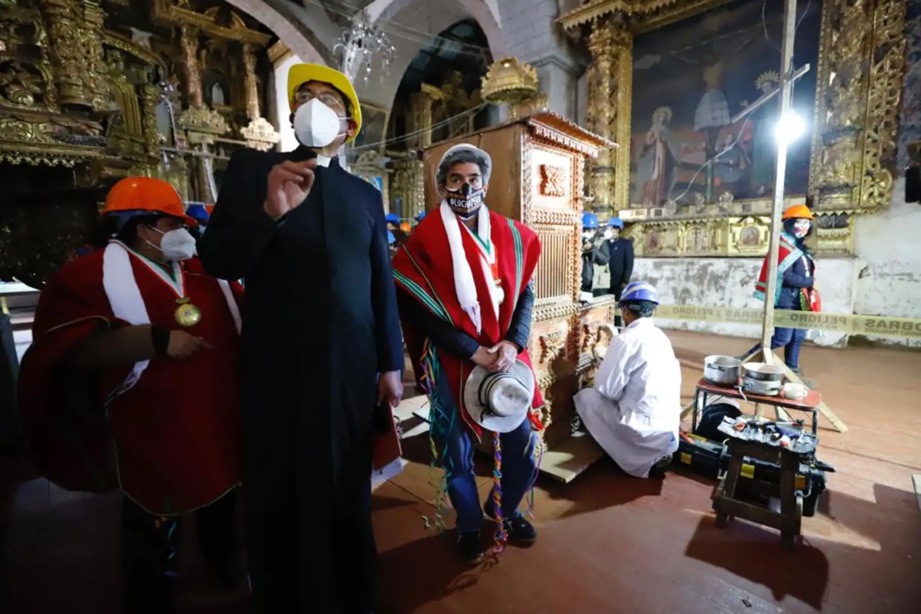 El ministro de Cultura, Alejandro Neyra participa en el inicio de las obras de restauración y puesta en valor de dos iglesias coloniales en  Puno. Se trata del Templo Santa Cruz de Jerusalén en el distrito de Juli, provincia de Chucuito y la Iglesia de Santa Cruz de Nuestra Señora del Rosario.
Foto: Ministerio de Cultura