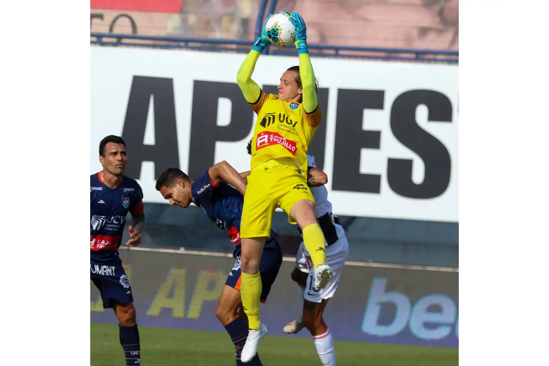 Alianza Lima se enfrentó a César Vallejo en el estadio Iván Elías de Villa El Salvador por la fecha 5 de la Fase 2. Al final el cuadro trujillllano goleó 4-1 al conjunto de La Victoria. Foto: Liga 1