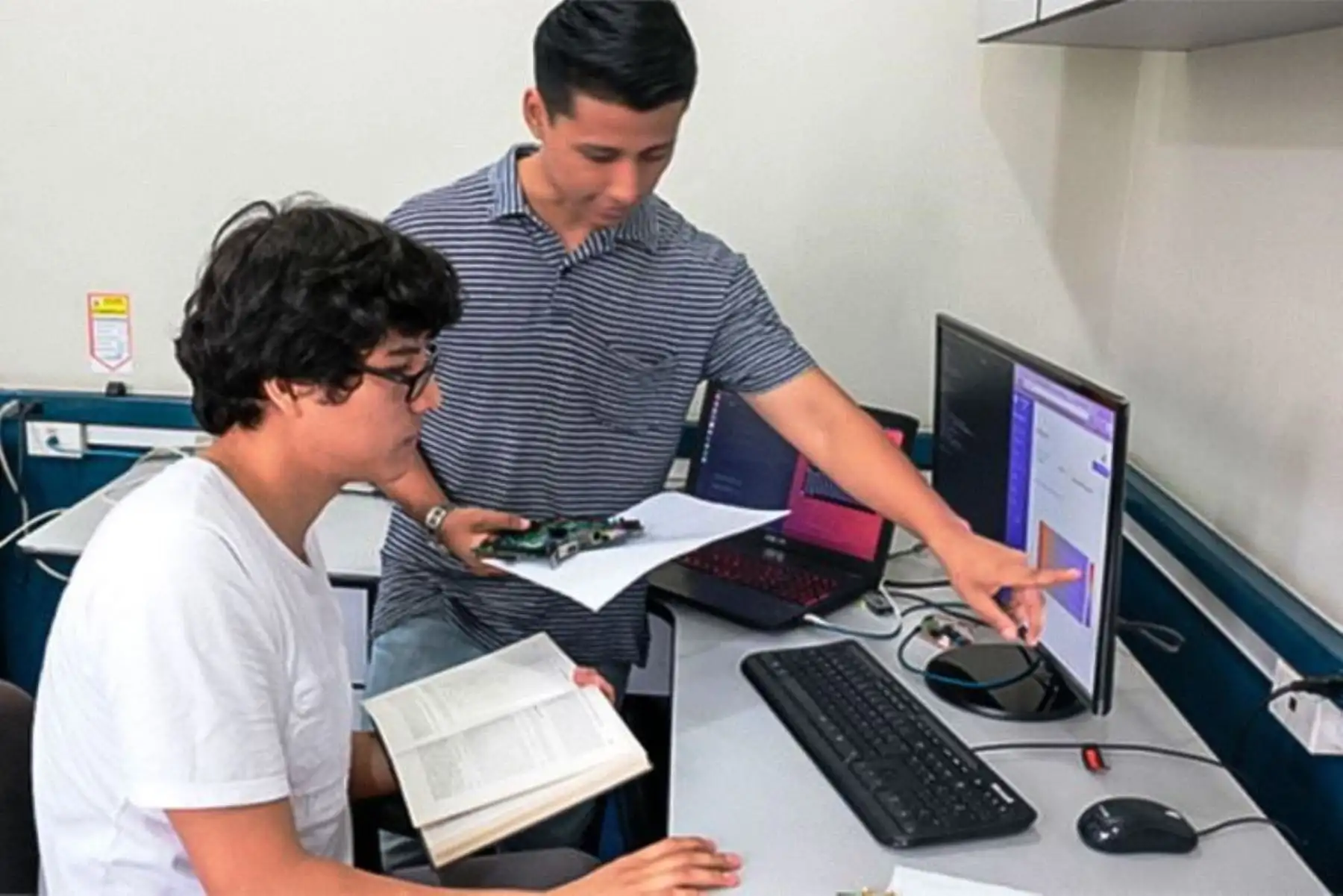 Conoce los derechos que te respalda por ser practicante preprofesional o profesional. Foto: ANDINA/archivo