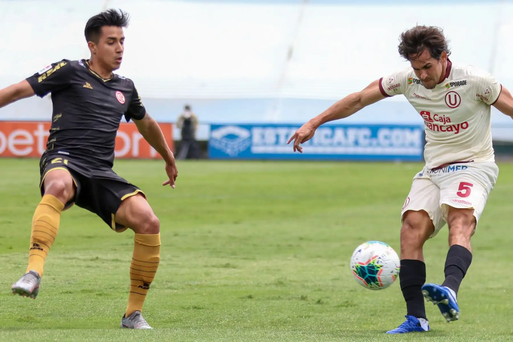 Universitario y UTC se enfrentan por la fecha 5 de la Fase 2 en el estadio Alberto Gallardo. Foto: Liga 1