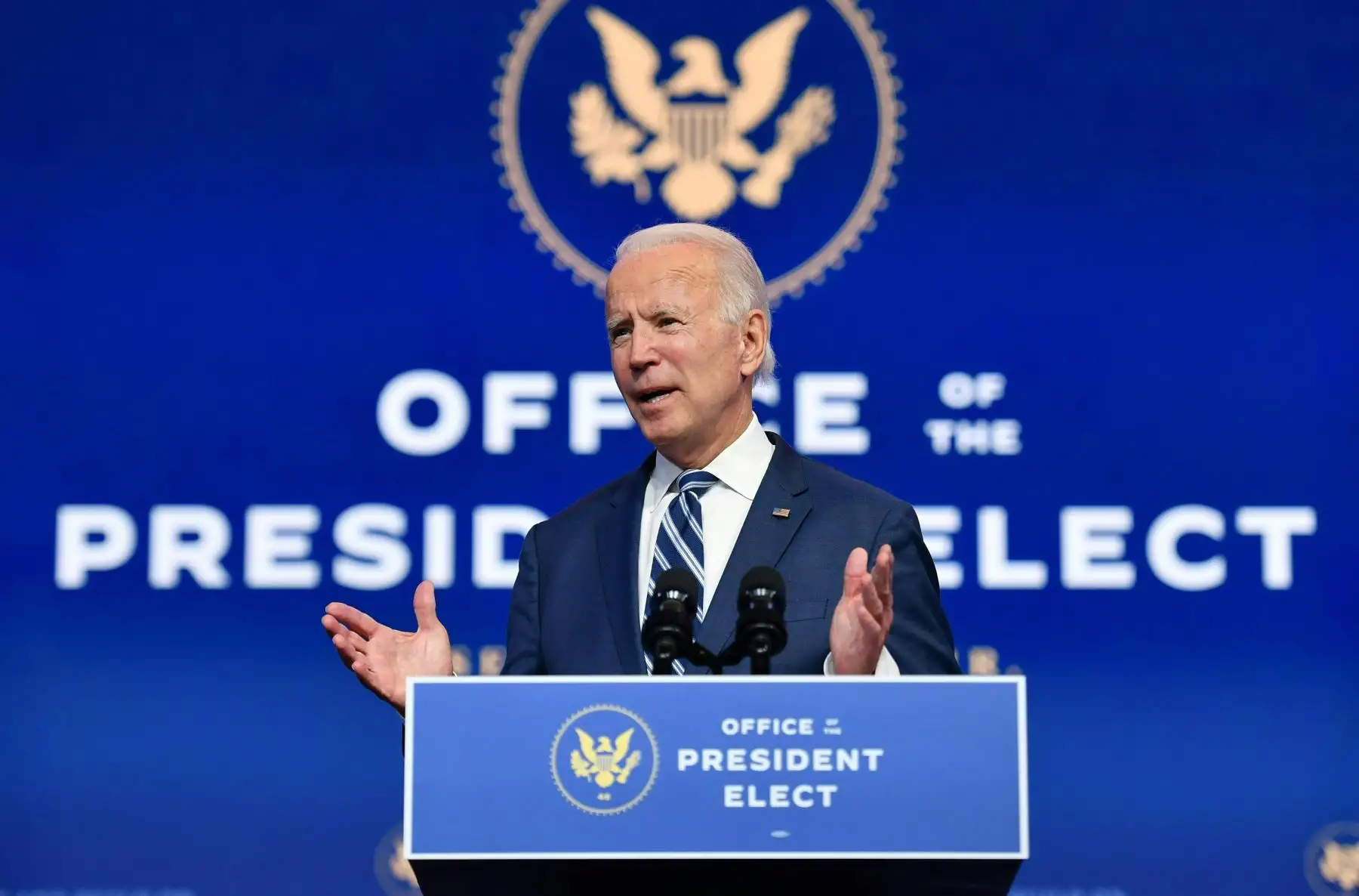 Preguntado por si tenía un mensaje para Trump, el presidente electo respondió: "Señor presidente, espero hablar pronto con usted". Foto: AFP