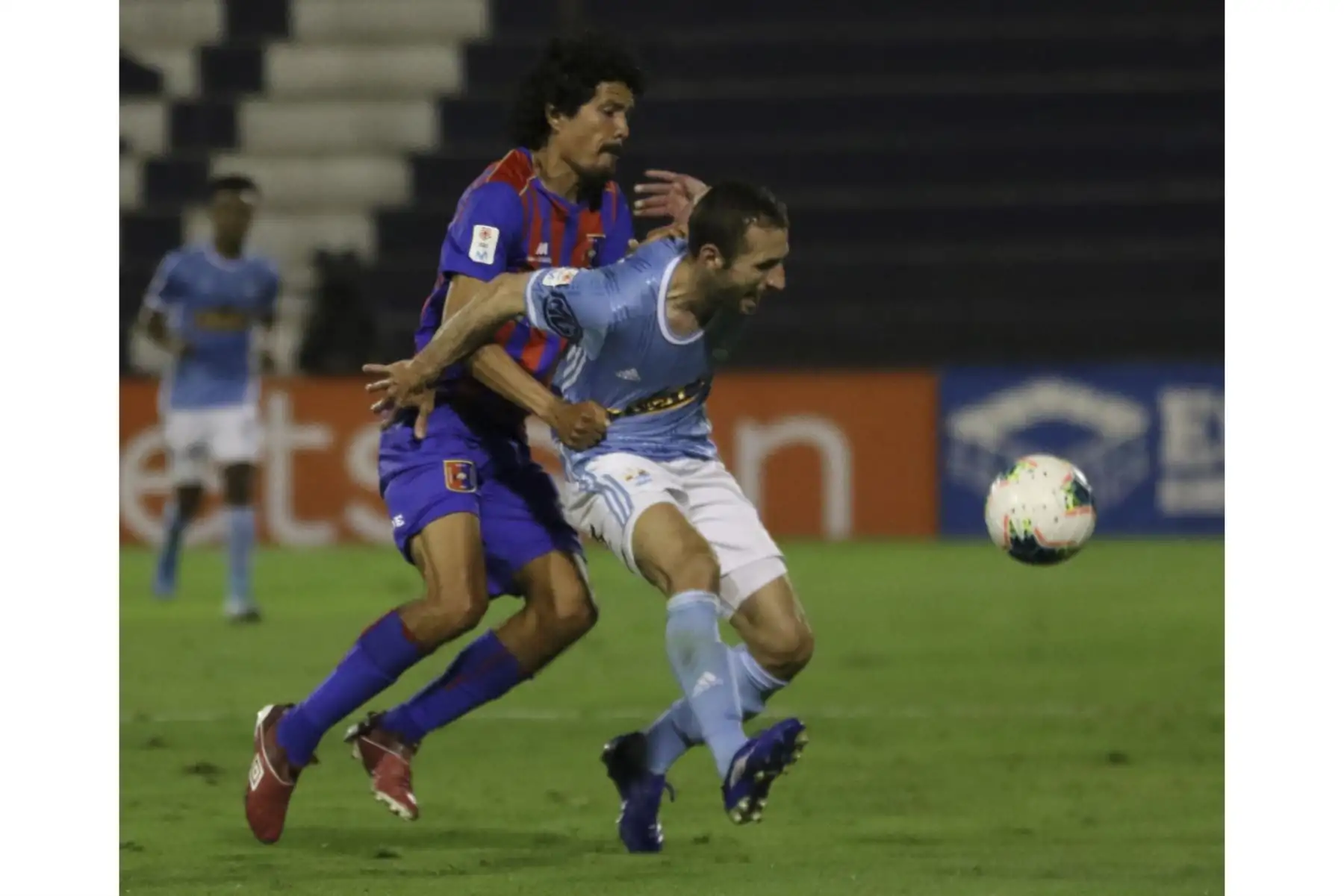 Calcaterra enfrenta a Vilchez. Sporting Cristal y Alianza Universidad se enfrentan en el Estadio Alejandro Villanueva por la Fase 2. Foto: Liga 1