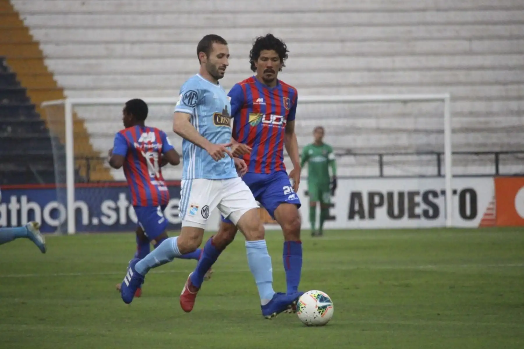 Calcaterra enfrenta a Vilchez. Sporting Cristal y Alianza Universidad se enfrentan en el Estadio Alejandro Villanueva por la Fase 2. Foto: Liga 1